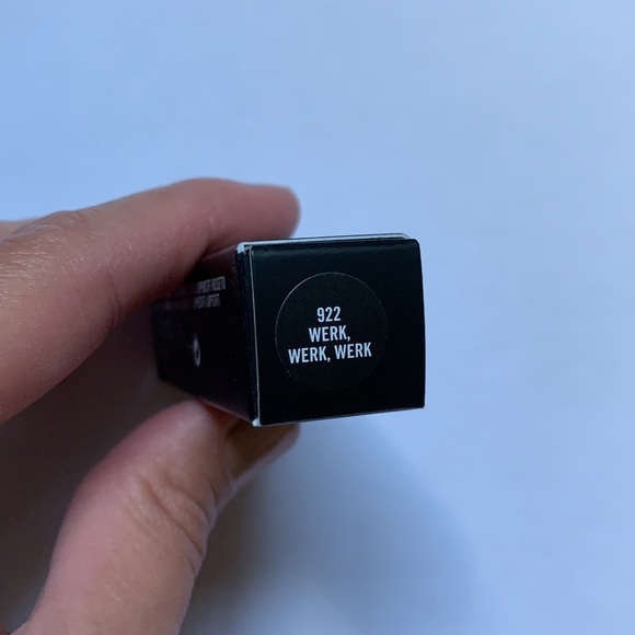 MAC powder kiss lipstick Werk Werk Werk - Picture 3 of 6